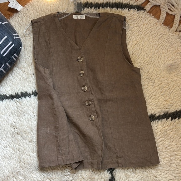 First Rite Linen Vest - Picture 16 of 17